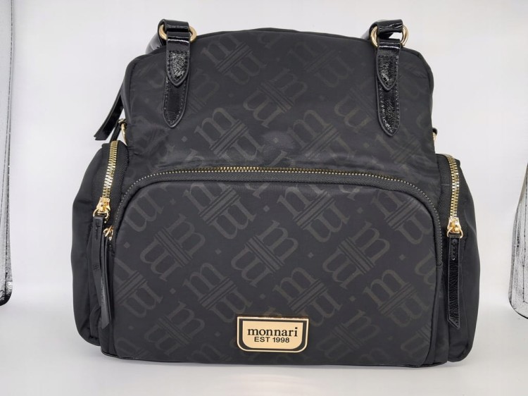 Torebka Monnari BAG5710-M20 z materiału czarny lakier