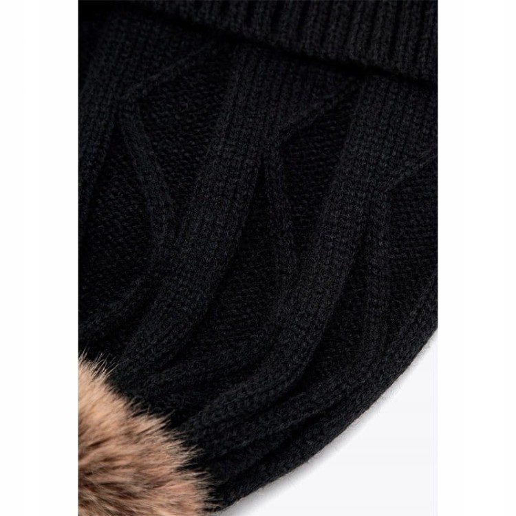 Czapka damska Wittchen 101-HF-005-1 zimowa z pomponem czarna