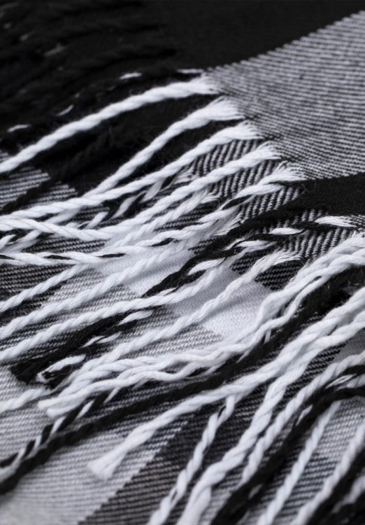 Szalik męski WITTCHEN 101-7F-100-18 w kratę czarno - szary 172 cm